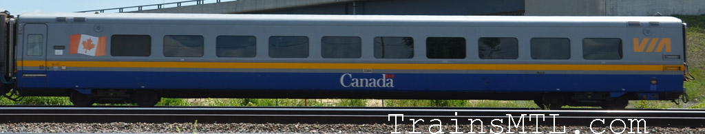 Passenger car VIA 3364 right side / Wagon de passager VIA 3364 coté droit